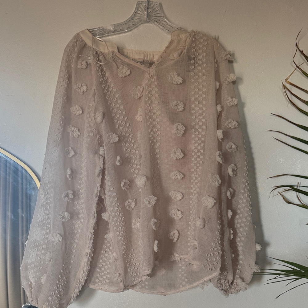Chic Textured Blouse in Soft Cream